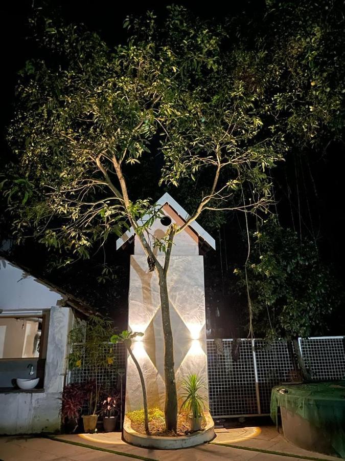 Kayyalas Courtyard Thrissur 외부 사진