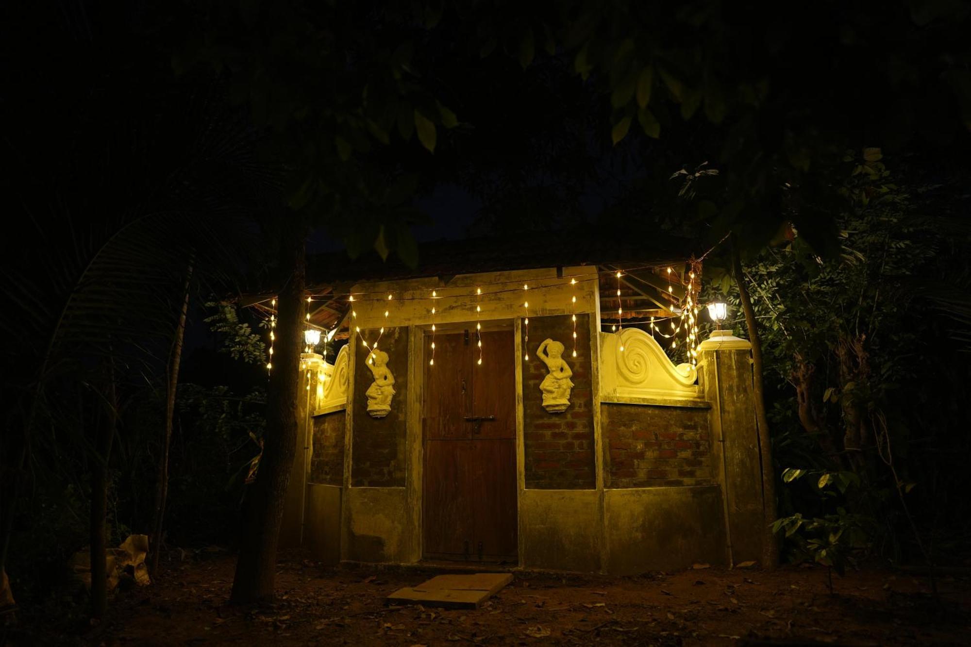 Kayyalas Courtyard Thrissur 외부 사진